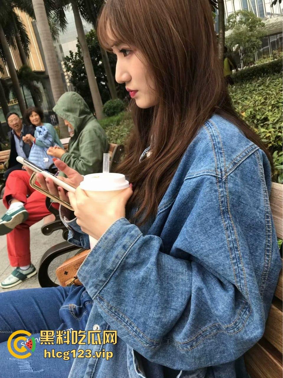 公车私用！江苏大学校花林雅成金主的私人母狗！丝袜套头调教，白嫩玉足让人忍不住想舔！-1