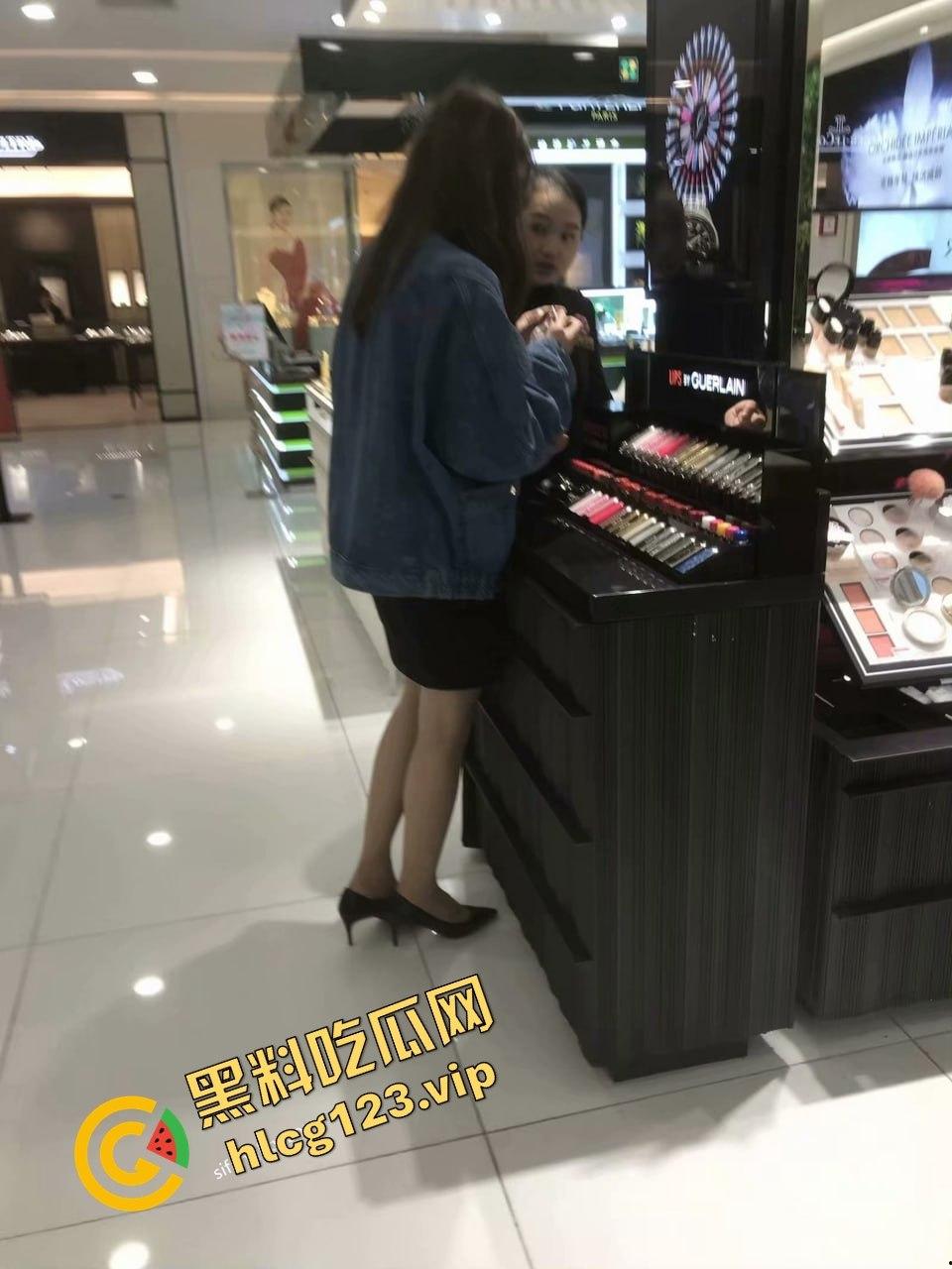 公车私用！江苏大学校花林雅成金主的私人母狗！丝袜套头调教，白嫩玉足让人忍不住想舔！-3