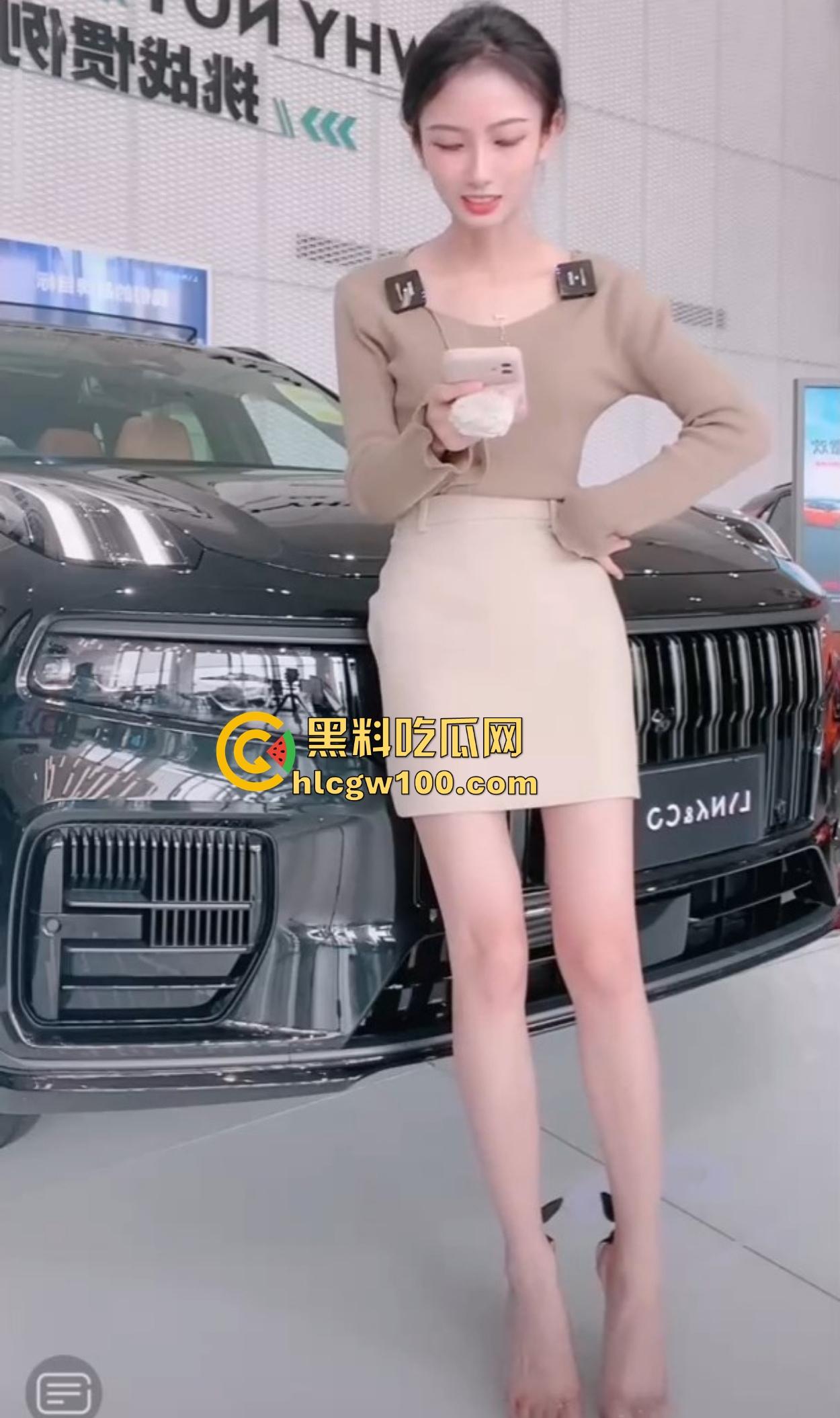 抖音美女销售『不偷腥的猫』塞跳蛋卖车，榜一大哥远程遥控，车漆反光暴露娇喘全程，这销冠玩法太绝了！-9