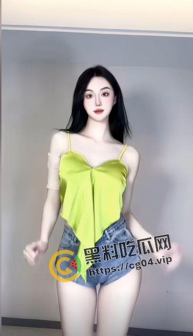 抖音百万粉丝博主【丁姐】断更一年 疑似下海 这一行卷到这种程度了吗 还是当博主很难挣钱了-5