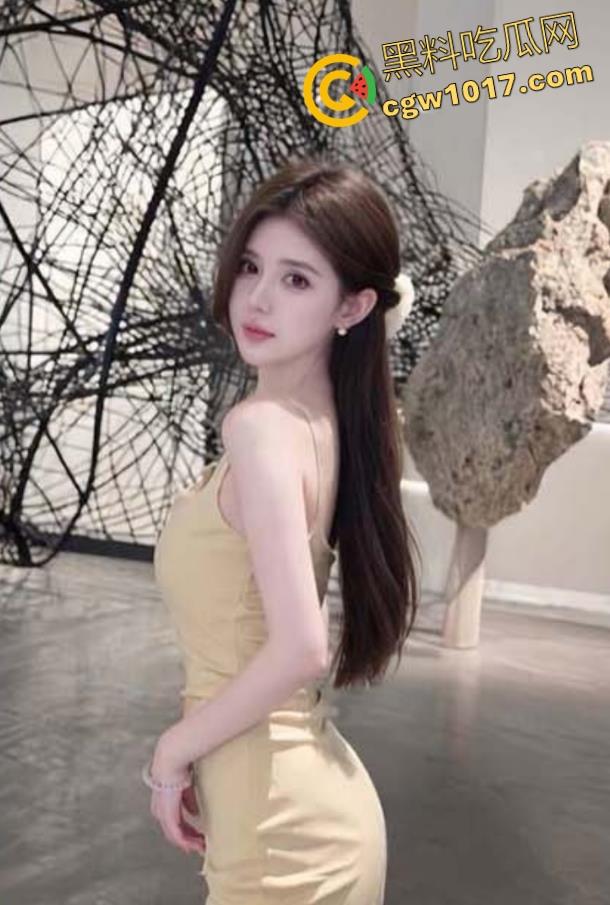 性欲超强嫂子强势上位，吊带丝袜情趣内衣性感诱惑，落地窗前漏出做爱，爽到淫水直流！-2