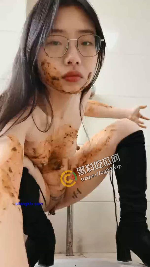 实名曝光！武汉地质大学研究生【陈洁莹】 反差婊 户外调教 吞精 扩阴 吃屎 重口慎入！-8