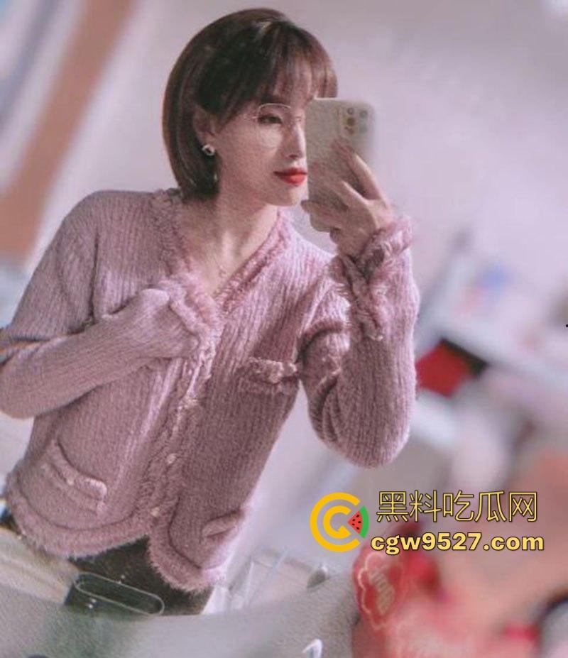 广东大奶人妻【刘雅雯】为升职被领导潜规则，cos兔女郎深喉口交，骑乘狂扭马达腰，后入打桩翘臀迎合！-2