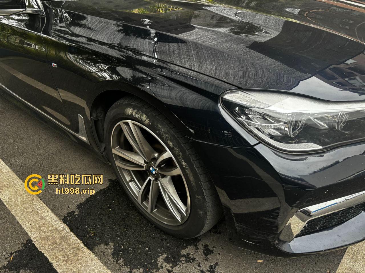 建材大佬狂上天!开七系跑到直播现场,口出狂言要睡主播,没人理还开车撞场!-14