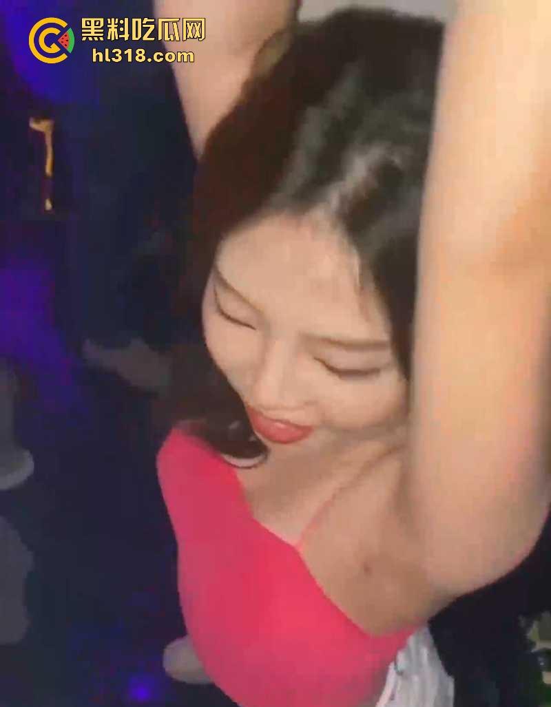 酒后爆操极品夜店女神,性感尤物酒吧发浪勾引,被大神搭讪带走无套后入,全程露脸对白超淫荡!-2