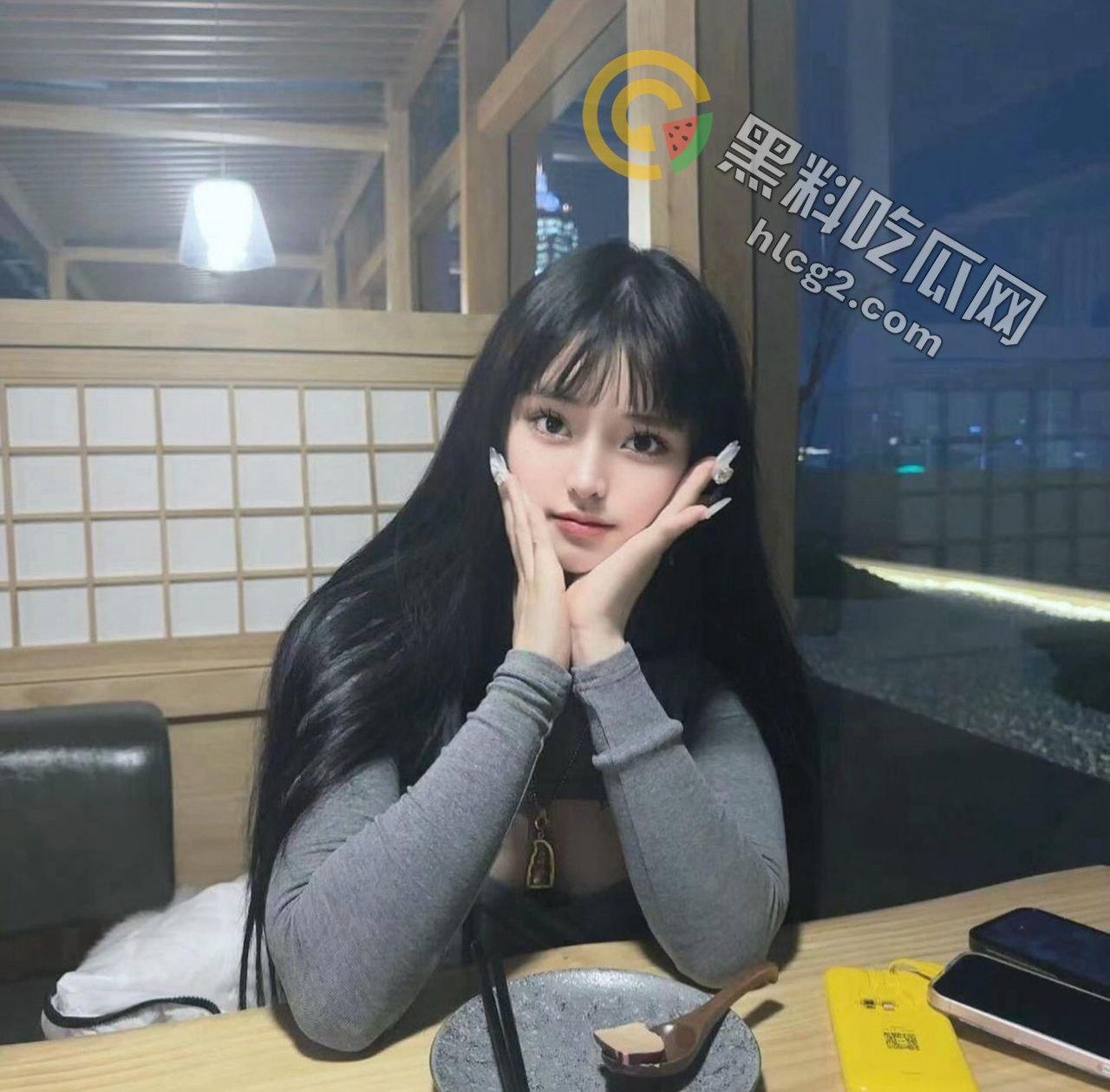 超高颜值美少女（美野）巨乳美胸罕见露脸视频照片流出-1