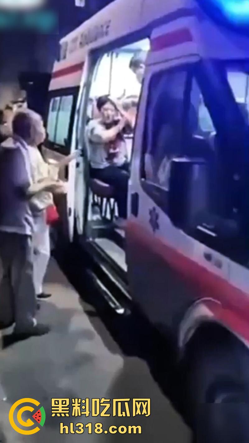 秦皇岛红桥里砍人事件，持刀报复社会在大街上见人就砍，据说有20多人被砍，目前人已被逮捕！-4