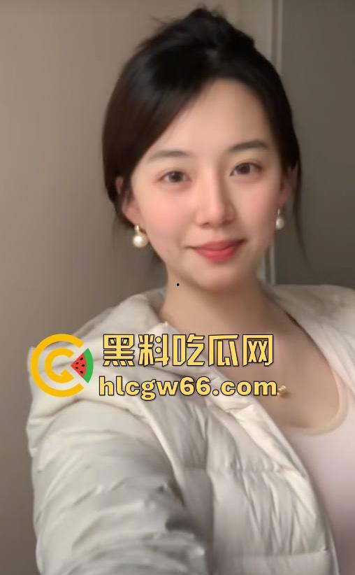 抖音极品巨乳【兔子小笨蛋】清纯甜妹人设彻底崩塌 私下约会榜一金主被曝 十足的巨乳反差母狗！-7