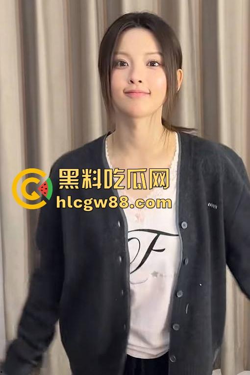 【杨超越】抖音直播意外走光露出乳头，看不出来呀奶头这么大，出名前肯定不少约 给瓜友们放福利-8