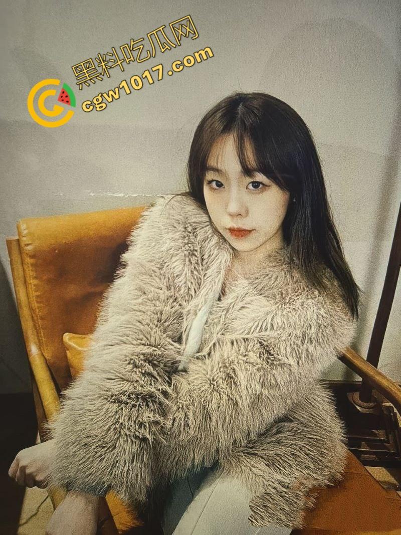 上海应用技术大学爆炸性丑闻!【王肖莉】包养艳照惊天曝光,多姿势性爱,骑乘扭腰压榨,尖叫不断!-2