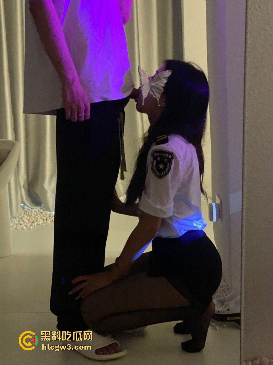 推特【jiejie】骚到骨子里的母狗，反差调教玩的花,男主鸡巴大的离谱，女主被操到失控哭着喊爸爸！-2