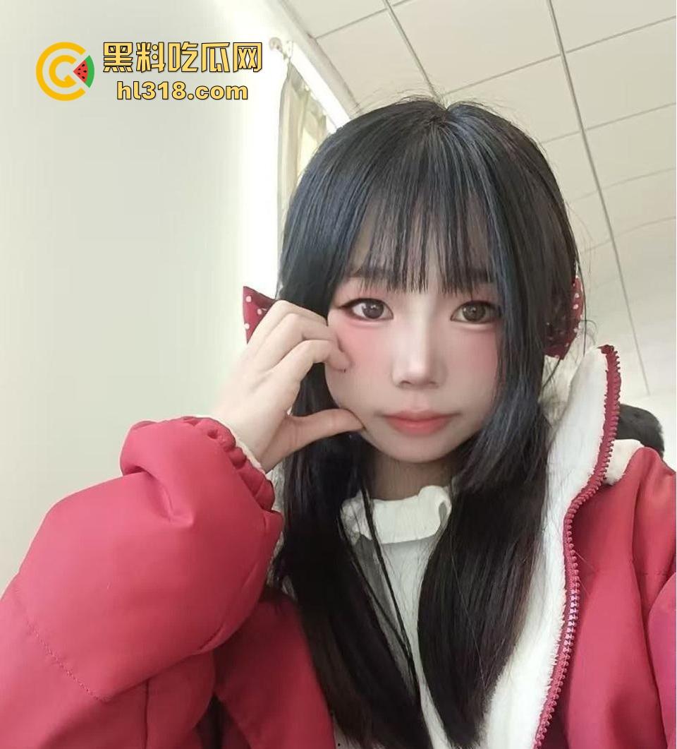 河北技术学院大一学生妹【赢晓琳】王者瑶妹露脸自慰，给野爹上供婊子母狗，反差无比！-3