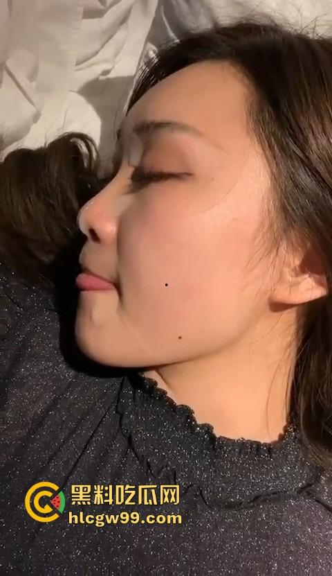 舔狗舔到头都绿了，13cm牛子舔狗包养小仙女，17cm炮友把她操到腿软，不如仨人一起上凑个30cm！-12