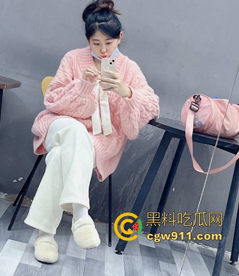 黑龙江第一人民医院【王蕾】社交软件约到的骚货护士,线上聊骚线下操逼深喉口交,内射小穴骚得很有韵味!-2