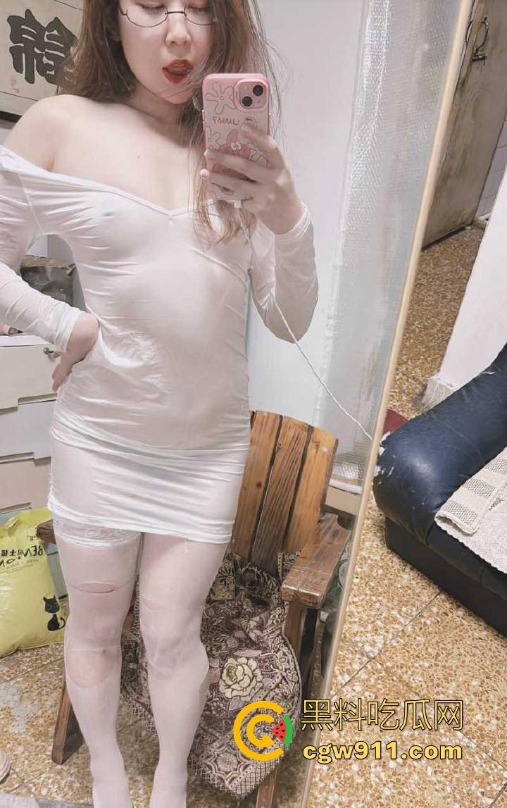 黑龙江第一人民医院【王蕾】社交软件约到的骚货护士,线上聊骚线下操逼深喉口交,内射小穴骚得很有韵味!-6