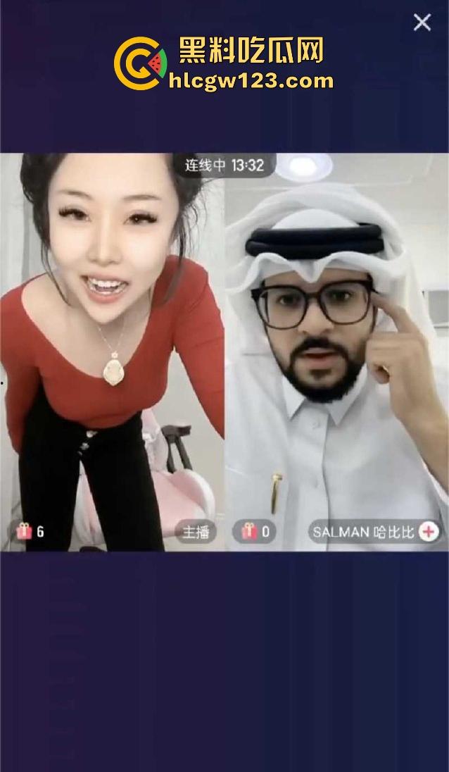 快手骚女大整活！就是说快手这样玩的吗？骚女直播漏透明内裤调戏外国佬！-3