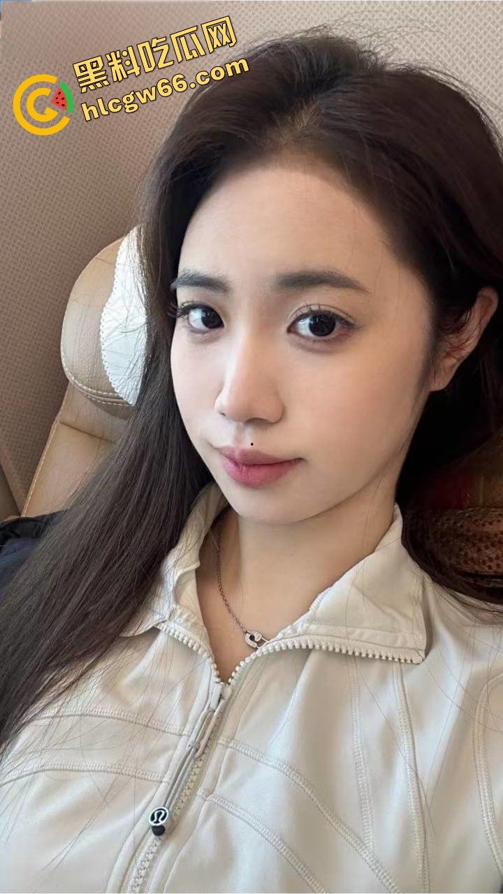 成都大学仙女校花【梁兴丽】02年嫩妹主动掰逼求操，约炮调教片疯传，成全网共享小肉便器！-5