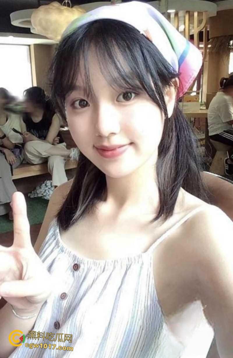 四川成都中医药大学【满雨涵】，天生母狗奴性十足，为取悦男友宿舍情趣白丝自慰，胴体白嫩娇喘诱人！-3