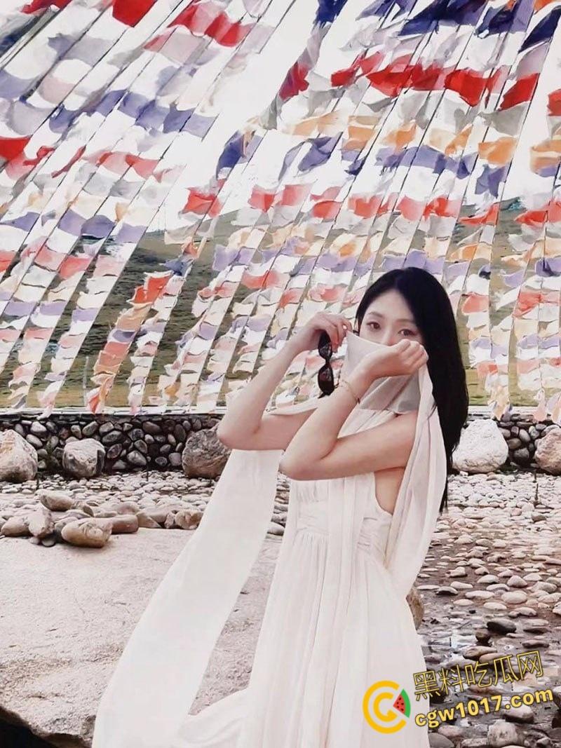 长沙高颜值女神【陈玲渝】，御姐气质极品身材，露脸口交樱桃小嘴狂吞大屌榨精，反差婊口技爆棚！-2