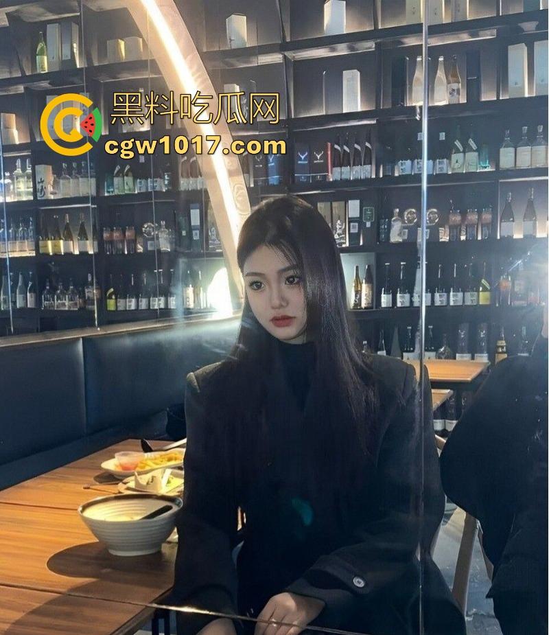 四川美术学院纯欲高冷学姐【李怡洋】约炮视频曝光，滴蜡调教反差母狗，深喉添屌技艺高超，花式做爱爆操满足颜射！-2