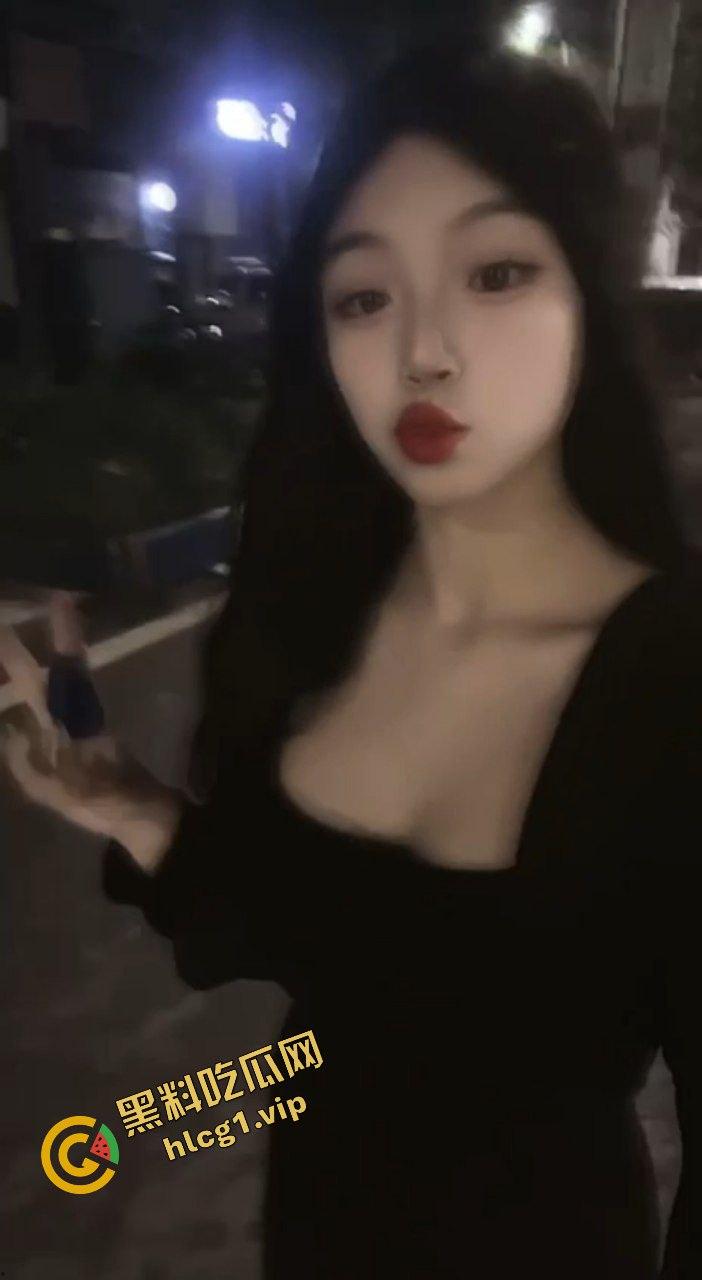 瓜友投稿曝光!冀州中学高中同学『王微欣』给闺蜜当伴娘 被单男得吃爆操!-1