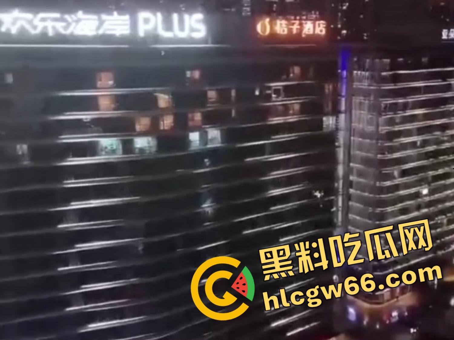 窗帘不拉当全楼观众是瞎的？桔子酒店骚女嗓子叫破音男主猛操如牛，小学生围窗看懵，老六无人机空投全网！-2