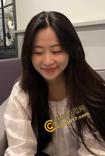 四川音乐学院校花【杨子怡】:清纯可人女神舍身哄富二代,酒店激战深喉求欢,精液尽数吞入,极尽淫荡-1