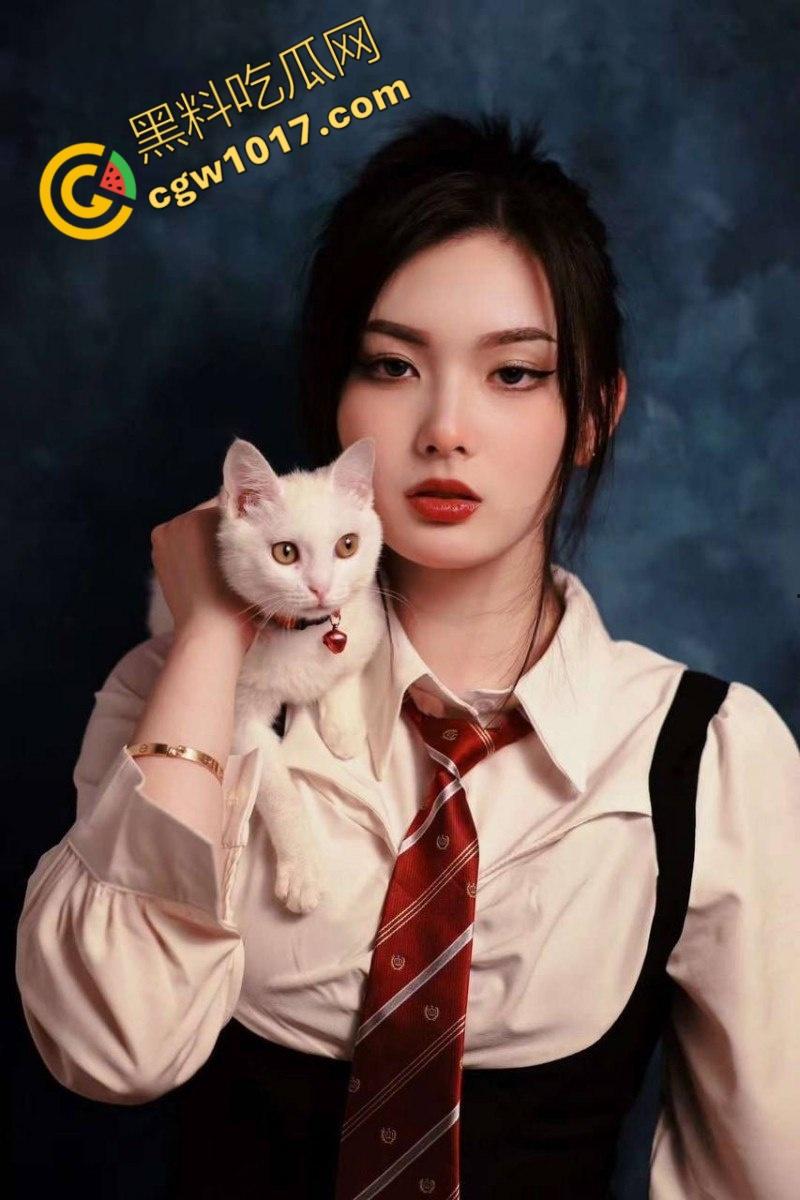 陕西西安大学极品校花【吴墨晗】:高冷御姐私下拜金狂热,情趣装备齐全,价格低廉成包养圈真正的泄欲女王!-4