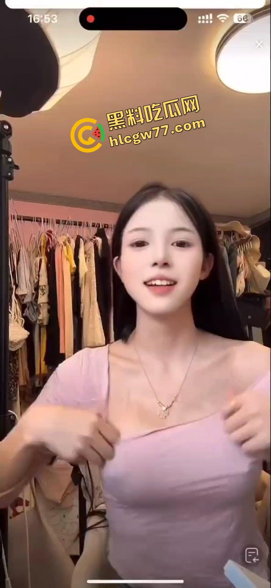 抖音真空带货女主播【小妮子】火了 奶头挺得比销量还高，买女装的清一色男粉，全程只看点不看衣服！-4