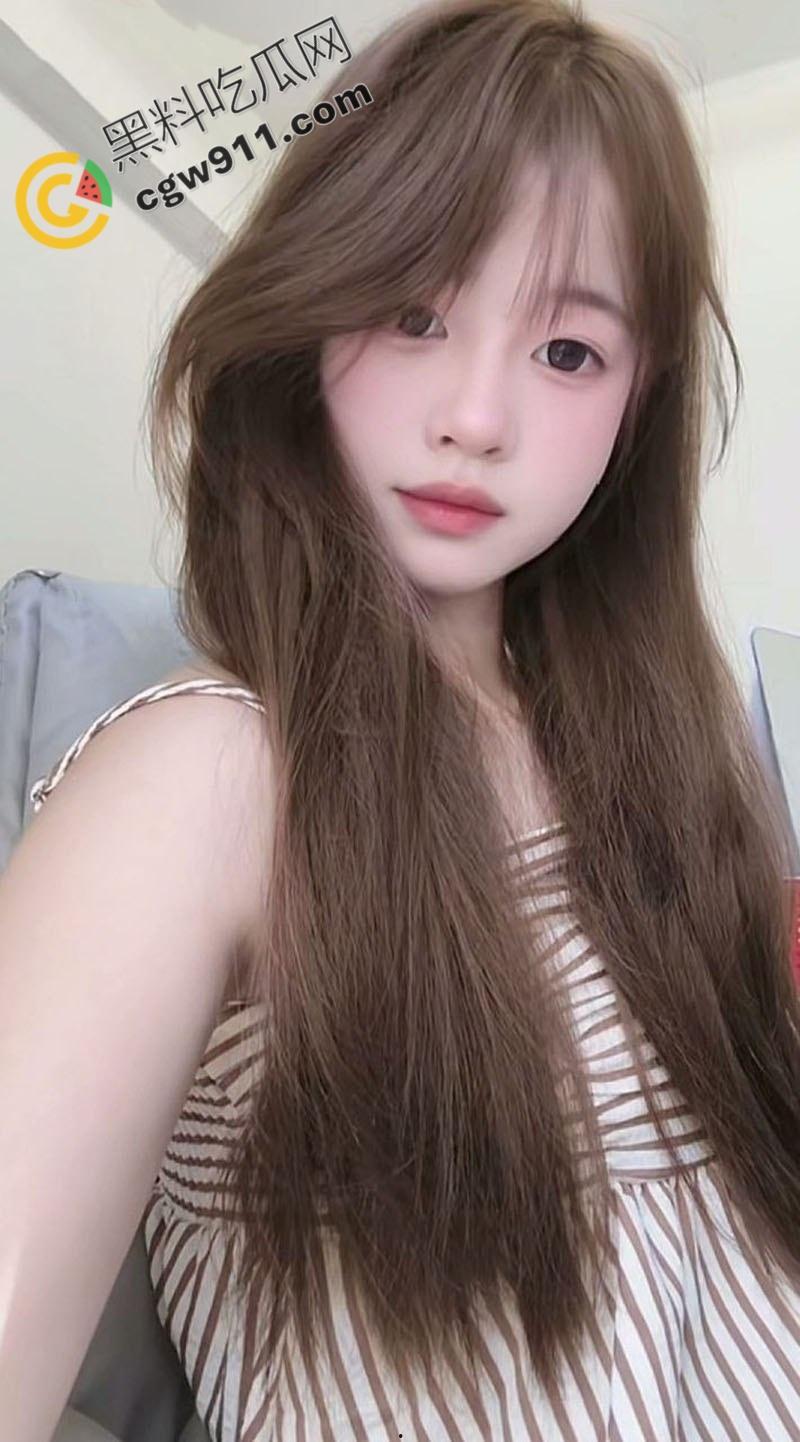 安徽清纯女神【张艳明】私密视频惊爆网络,雪肌翘臀,巨乳嫩穴,红唇深喉,吸引万千瓜-2