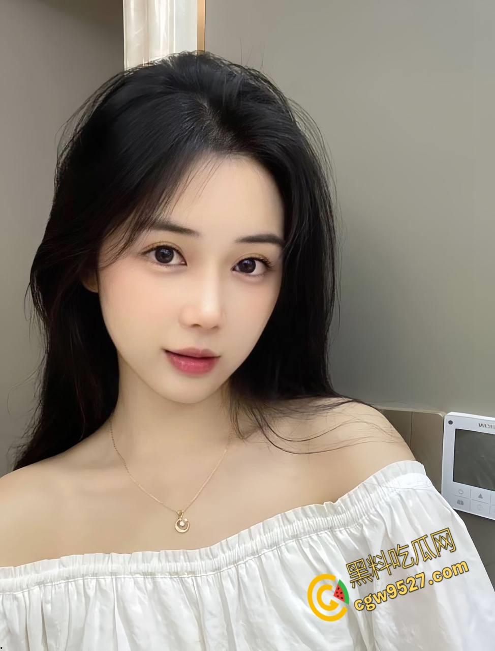 M属性的母狗姐姐正收拾屋子，强推捆绑蒙眼调教，弟弟坚硬肉棒对着肥美翘臀疯狂输出，操得姐姐潮喷不止！-3