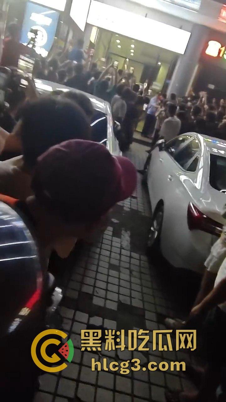 8.15海口抓嫖事件：爱赌的爸、生病的妈、上学的弟，破碎的她还有谁能帮？该管的不管，该抓的不抓！-11