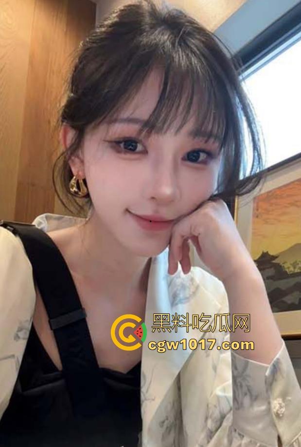 抖音高颜值COS网红【柠好不好】被曝光大尺度不雅视频曝光，漫御姐萝莉甜美撩粉，极品嫩穴馒头肥鲍一览无余！-3