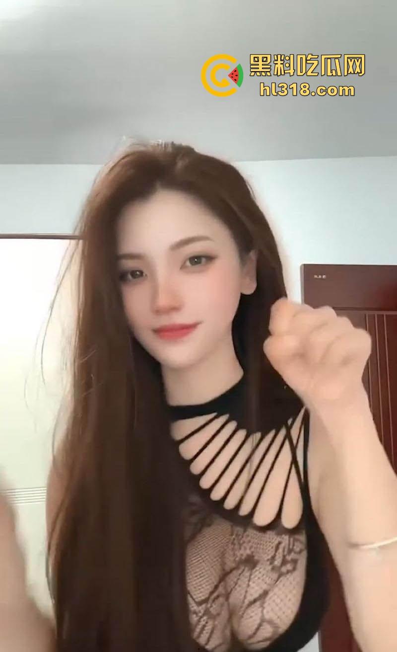 抖音巨乳网红【老刘又胖了】私密擦边热舞曝光，G杯大奶引人注目，劲爆热舞散发原始诱惑！-5