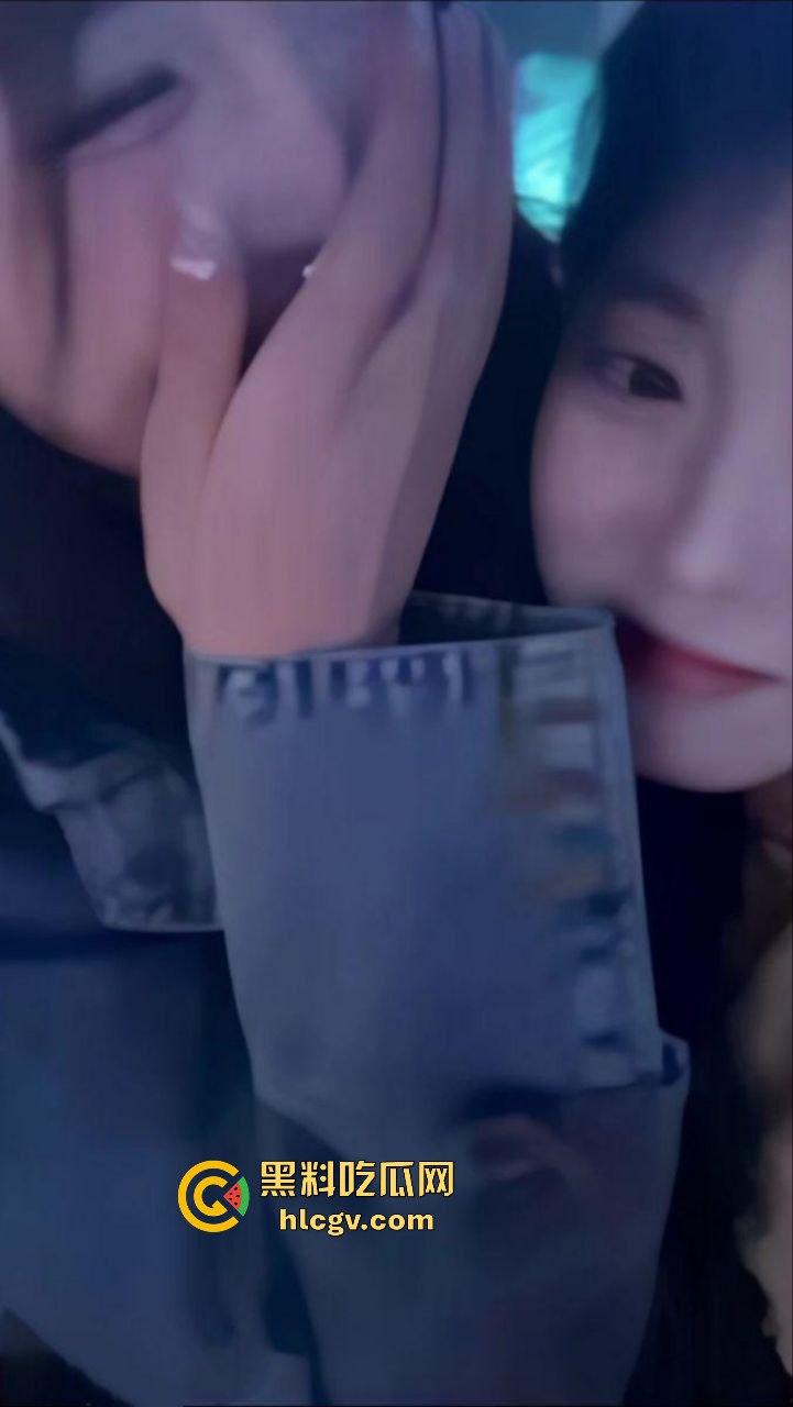 瓜友投稿火锅聚会女友闺蜜喝断片，趁机无套直入粉嫩鲍鱼！极品闺蜜醉酒后被玩弄一夜疯狂内射！-3