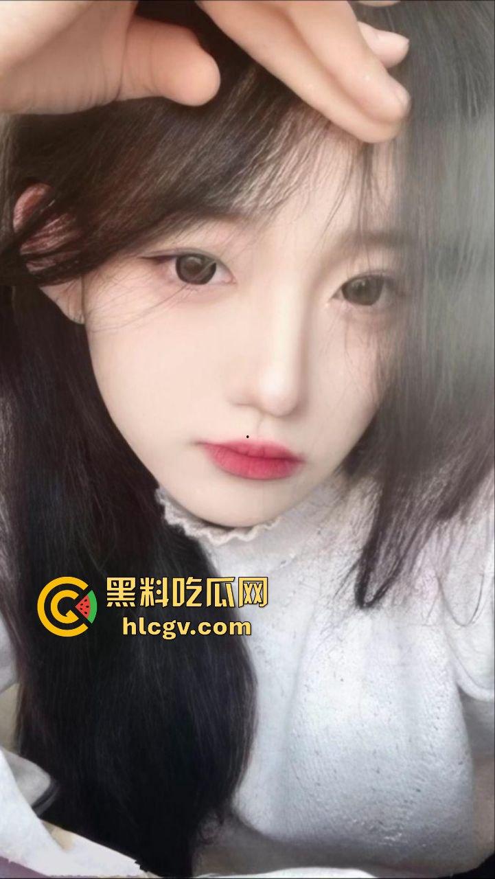 瓜友投稿火锅聚会女友闺蜜喝断片，趁机无套直入粉嫩鲍鱼！极品闺蜜醉酒后被玩弄一夜疯狂内射！-7