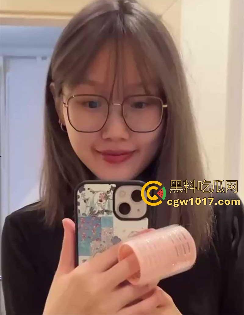 soul约炮反差魅魔学生妹【黎雯晶】 不雅视频流出，各种淫技无师自通，扮护士装女仆拍淫片！-3