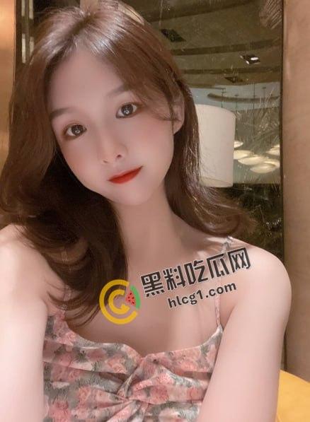 长沙外国语学院清纯校花 贺春 被大哥后入抽插爆射!妹子性感的娇喘呻吟太勾人了-5