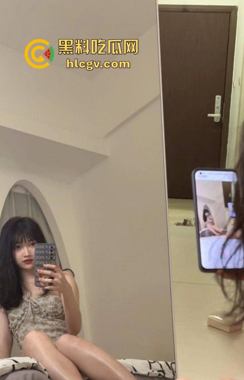 海归杭州情侣全套流出！【宋如依】表面清纯实则骚，连拍照都少不了被爆插的肥臀！-4