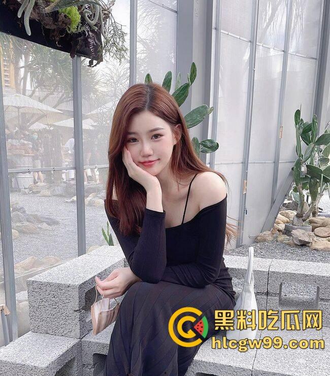 台湾高颜值台妹【夏天禧】Ins旅游博主勾搭三个月终被富哥拿下，开房视频流出，主动脱衣骑上去磨得贼骚！-7