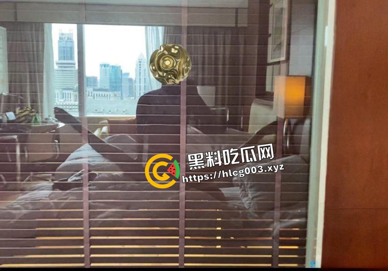 推特约拍大神【V10turbo】屌大活猛爆肏极品反差女神，小母狗叫的一个比一个惨 付费资源合集-26