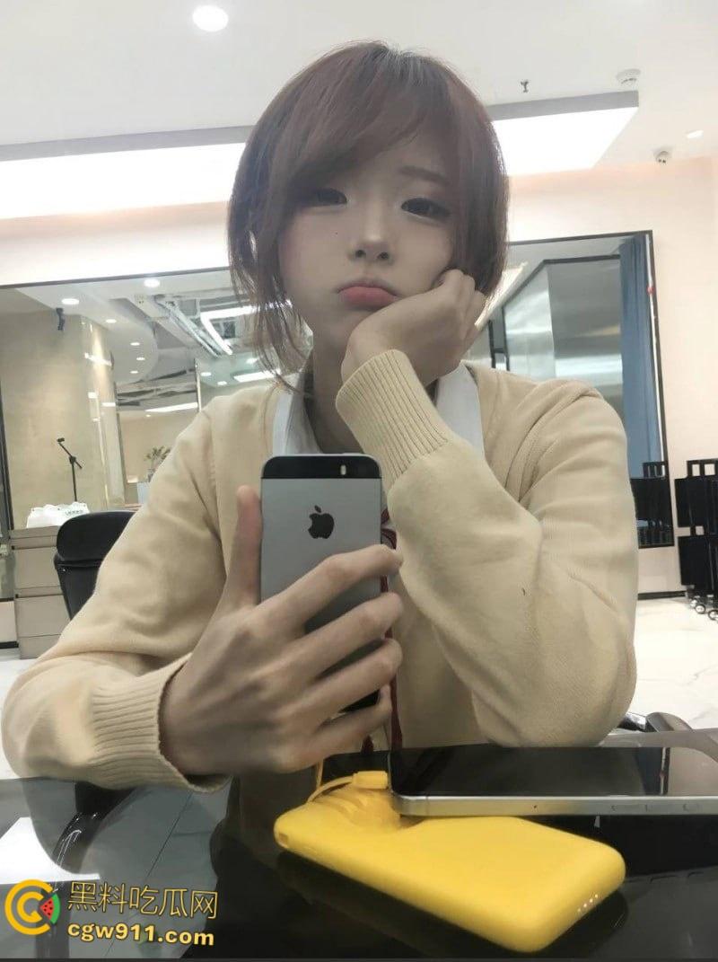 抖音340万粉网红【少涵】自曝猛料，男友伍六七出轨操女粉，无套内射女粉为其打胎，做爱视频曝光实锤无疑！-3