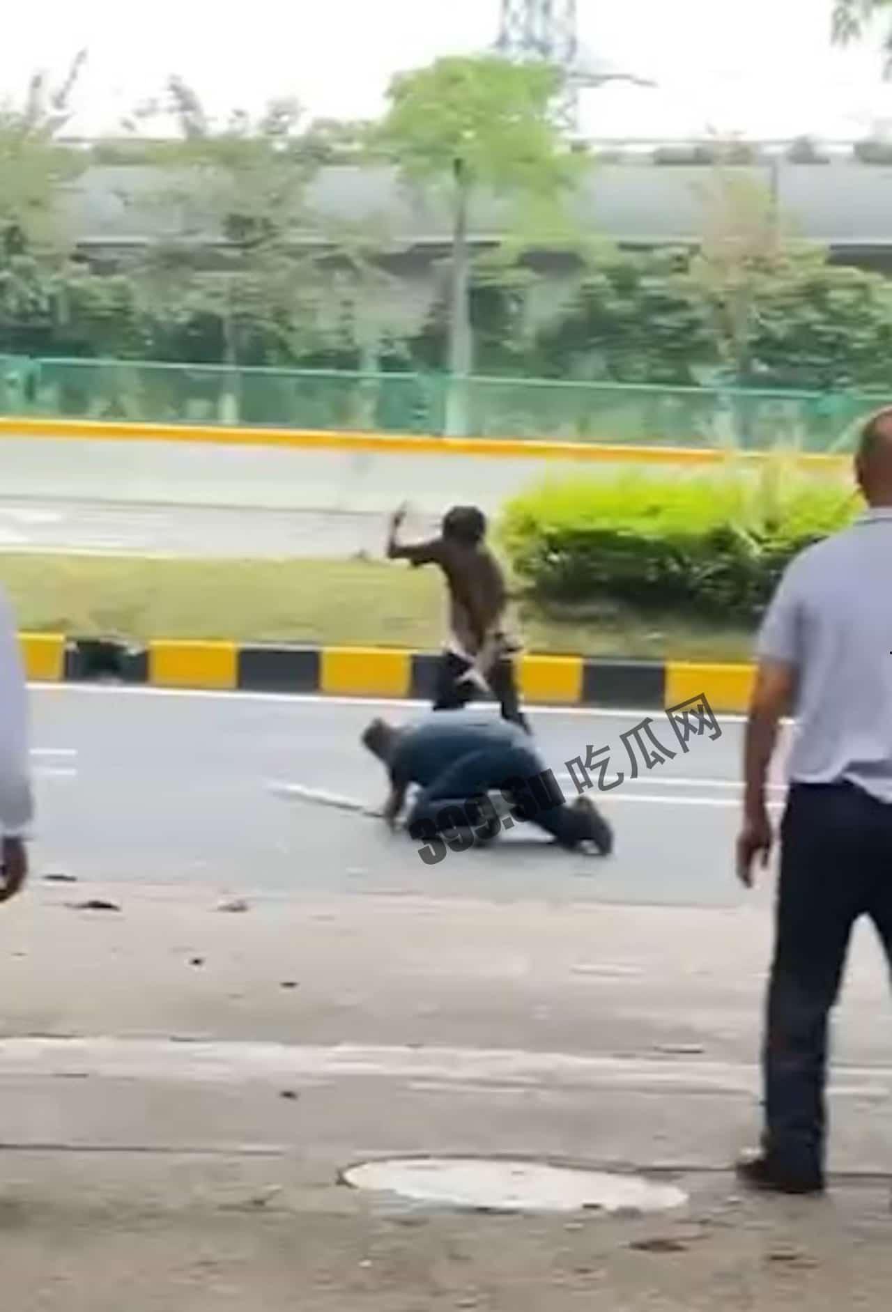 广州华商学院  持刀 #伤人  目前暂不清楚原因-5