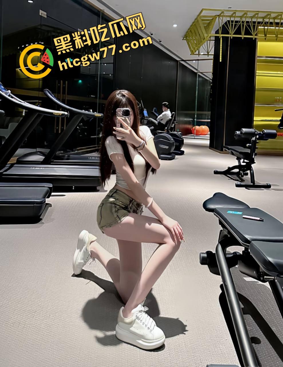 翘臀黑丝制服【小野猫】屁眼夹爆肉棒，骚货哥哥爆我屁眼行不？推特御姐榨干现场曝光！-3