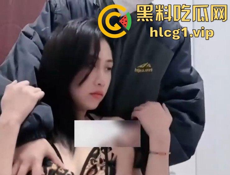 直播变活春宫！广州夫妻现场大尺度表演，宠粉如此疯狂前所未有！-4