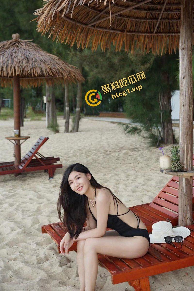 海南琼海人妻反差母狗『江晨』与男友房间后入爆操！骚语淫叫不断！-1