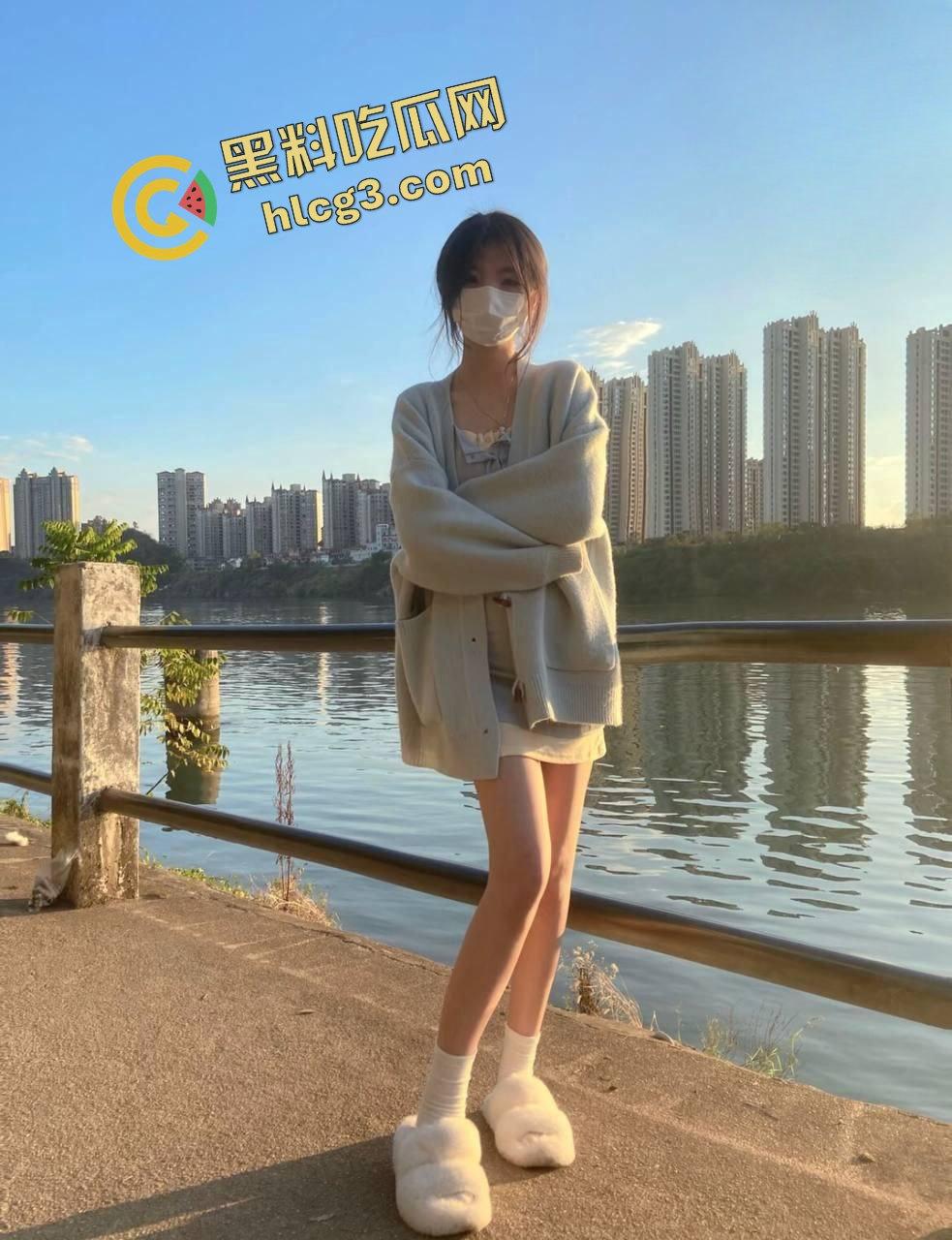 海角真实乱伦大神『姐姐的小飞棍』极品身材 姐弟乱伦 刺激做爱视频流出！-3