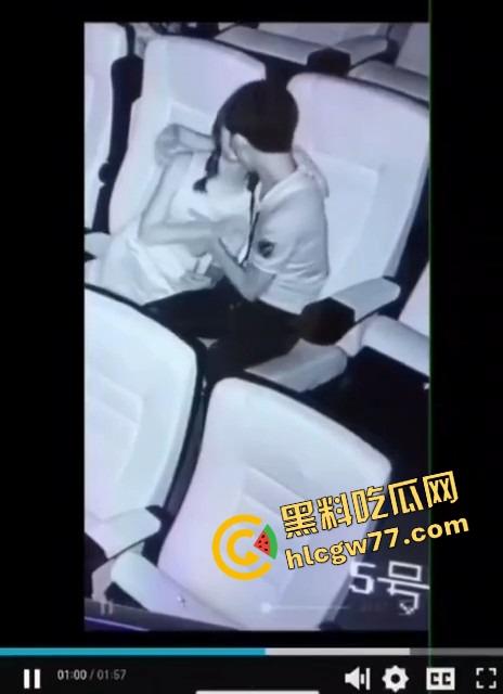 电影院当炮房？小情侣亲热全程被高清监控直播，年纪轻轻就直播开档，社会这课学得真扎实！-9