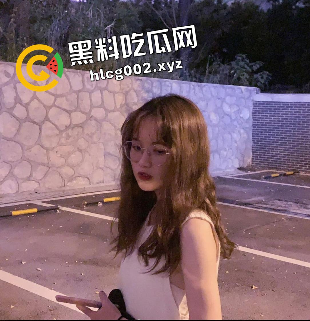 广西农业职业技术学院【韦慧雯】下海黄播 邀请小姐妹百合热吻 嫩穴特写展示 少走二十年弯路啊-4