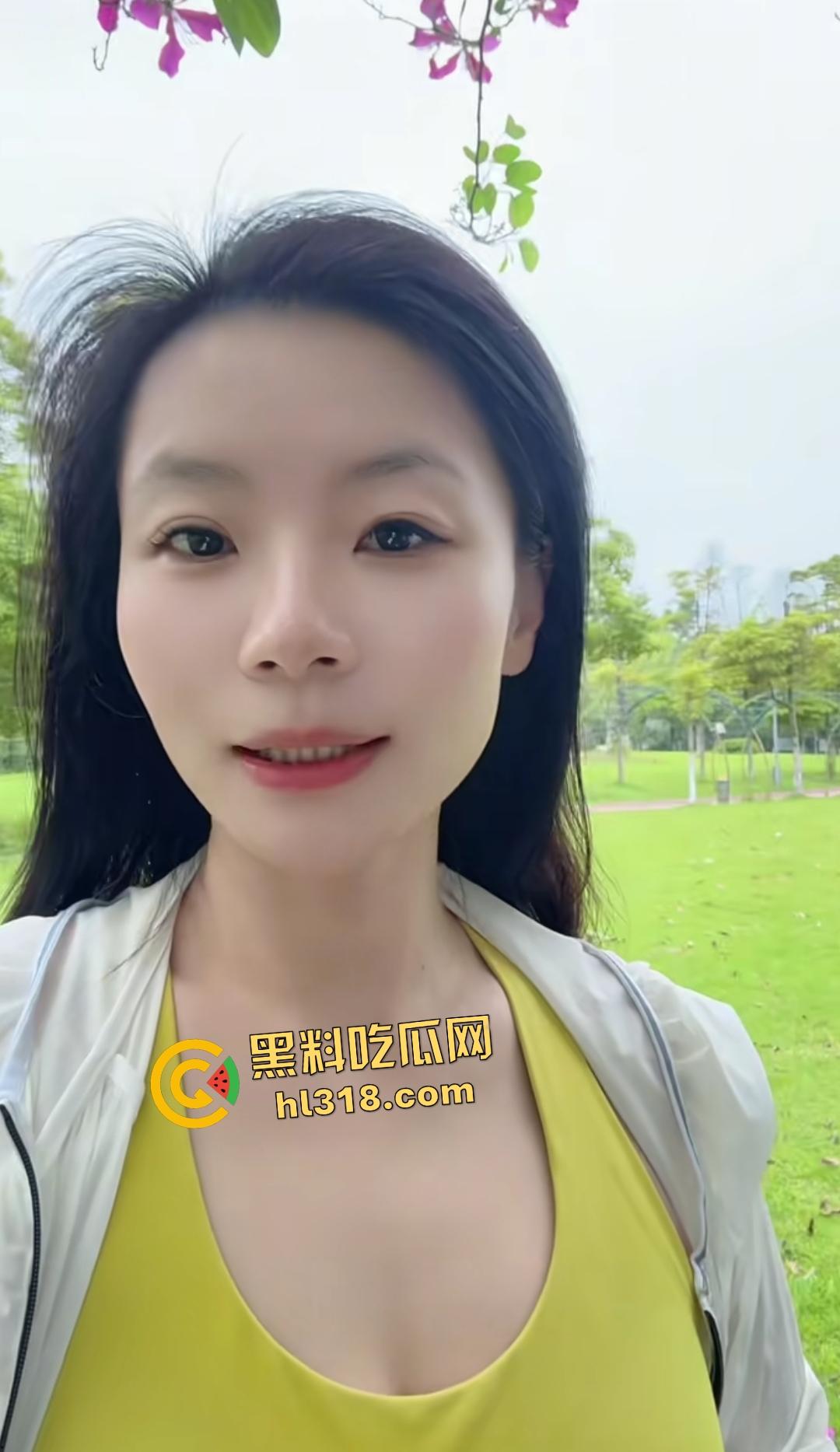 抖音单亲妈妈【卿卿】深夜色诱大儿子！聊生理聊到开灯骑乘，大肥臀身材狂坐鸡巴，连亲儿子都要吸干！-4